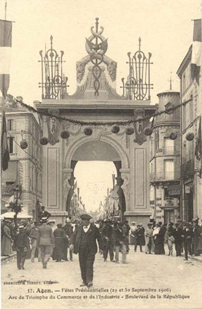 Visite du prsident Fallires  Agen - arc de triomphe du commerce et de l'industrie - boulevard de la Rpublique (127 J 669)