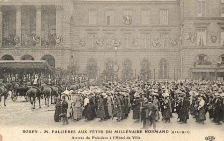 Voyages en France -  Rouen, 1911 - Arrive  l'Htel de ville (127 J 342)