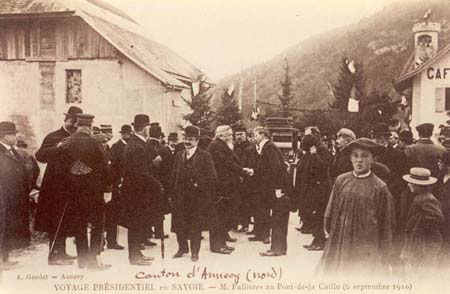 Voyages en France -  Savoie, 1910 - Le prsident Fallires rencontrant les autorits locales (127 J 358)