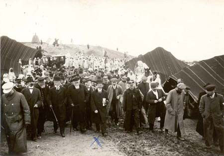 Voyages  l'tranger - Tunisie, 1911 - Le prsident Fallires au campement bdouin (127 J 693)