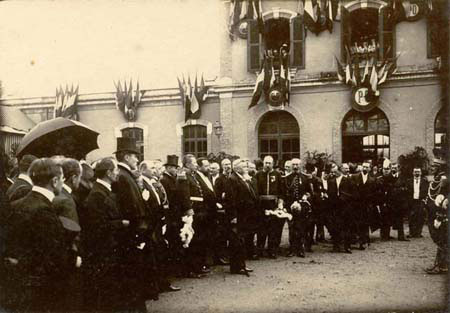 Voyages en Lot-et-Garonne - Villeneuve-sur-Lot, 1907 - Arrive du prsident Fallires  la gare (127 J 707)