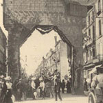 Arc de triomphe de la colombophilie - place Pierre Castey - Agrandir l'image
