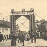 Visite du prsident Fallires en Lot-et-Garonne en 1907 - Marmande, l'arc de triomphe de la place Fougard (127 J 621)  - Agrandir l'image