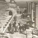 Voyages  l'tranger - Tunisie, 1911 - Le prsident Fallires visitant les ruines romaines (127 J 701)  - Agrandir l'image