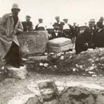 Voyages  l'tranger - Tunisie, 1911 - Le prsident Fallires visitant les ruines romaines (127 J 692)  - Agrandir l'image