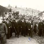 Voyages  l'tranger - Tunisie, 1911 - Le prsident Fallires au campement bdouin (127 J 693)  - Agrandir l'image