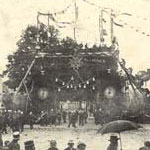 Voyages en Lot-et-Garonne - Villeneuve-sur-Lot, 1907 - L'arc de triomphe des Pompiers (127 J 657)  - Agrandir l'image
